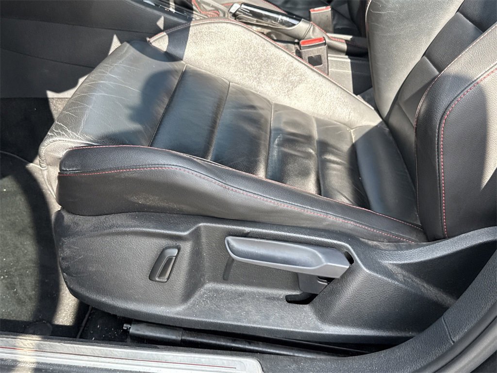Used 2015 Volkswagen GTI SE w/ Lighting Package (SEL) image 13