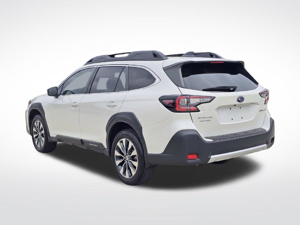 Used 2025 Subaru Outback Limited AWD/4WD image 10