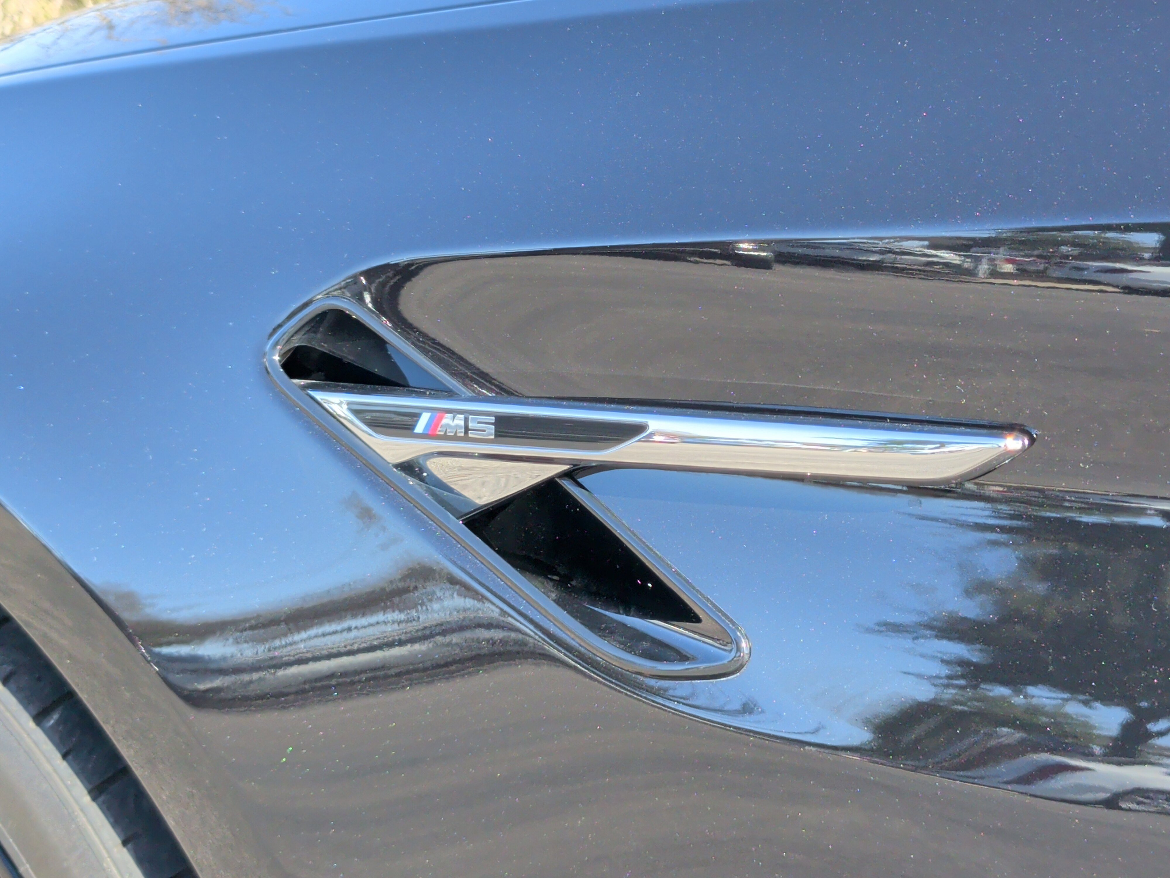 Used 2023 BMW M5 w/ Executive Package image 12