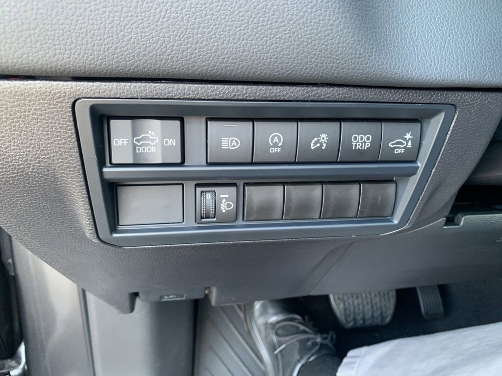 Used 2026 Toyota Tundra Limited AWD/4WD image 13