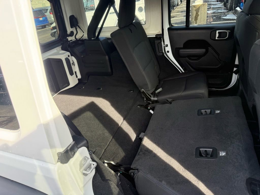 Used 2022 Jeep Wrangler Unlimited Sport image 53