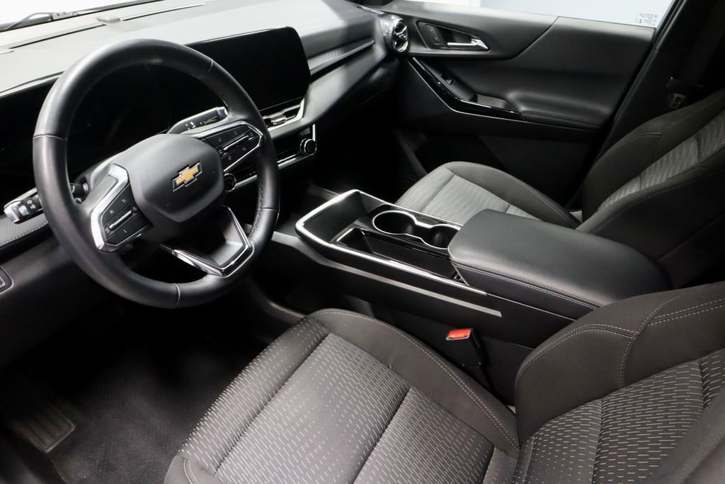 Used 2025 Chevrolet Equinox LT AWD/4WD image 25