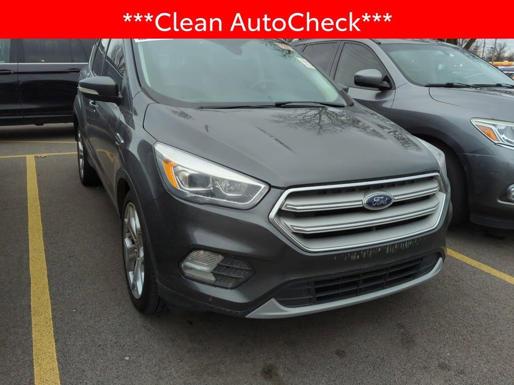 Used 2019 Ford Escape Titanium image 3