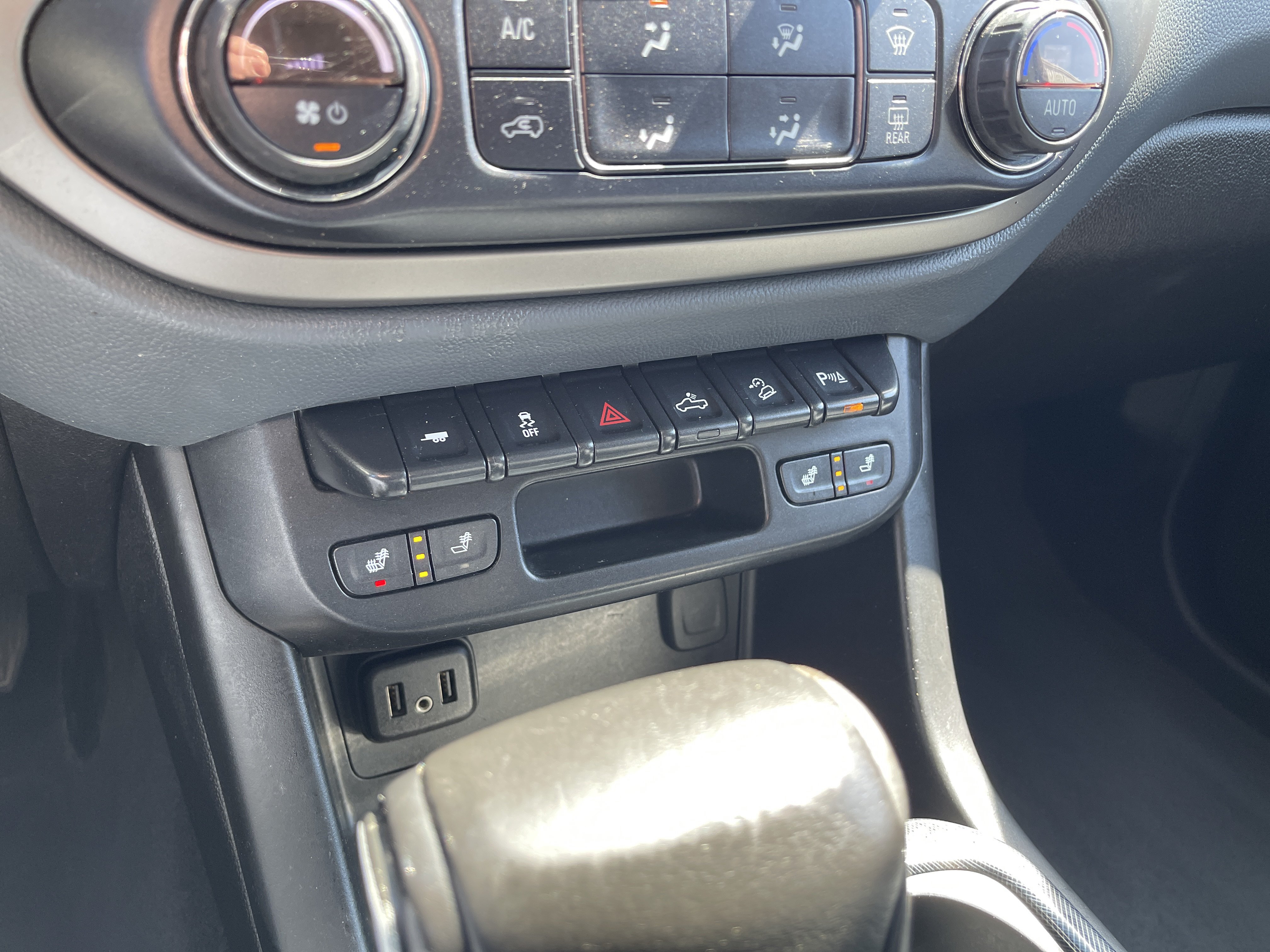 Used 2020 Chevrolet Colorado Z71 AWD/4WD image 19