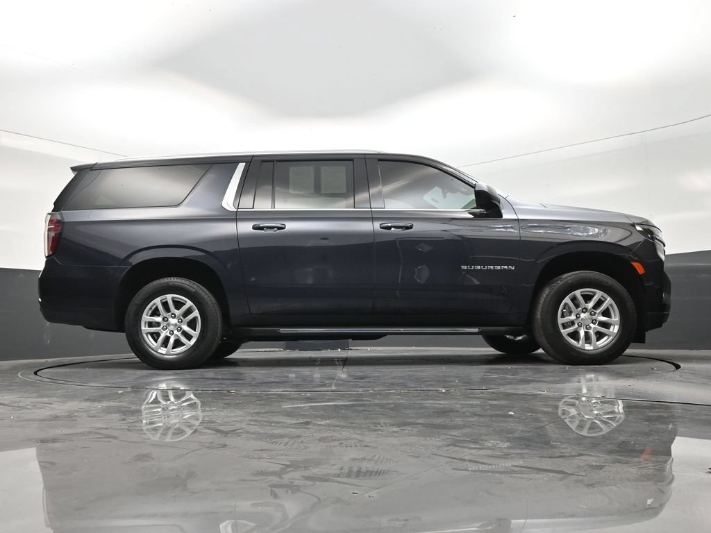 Used 2024 Chevrolet Suburban LS RWD image 25