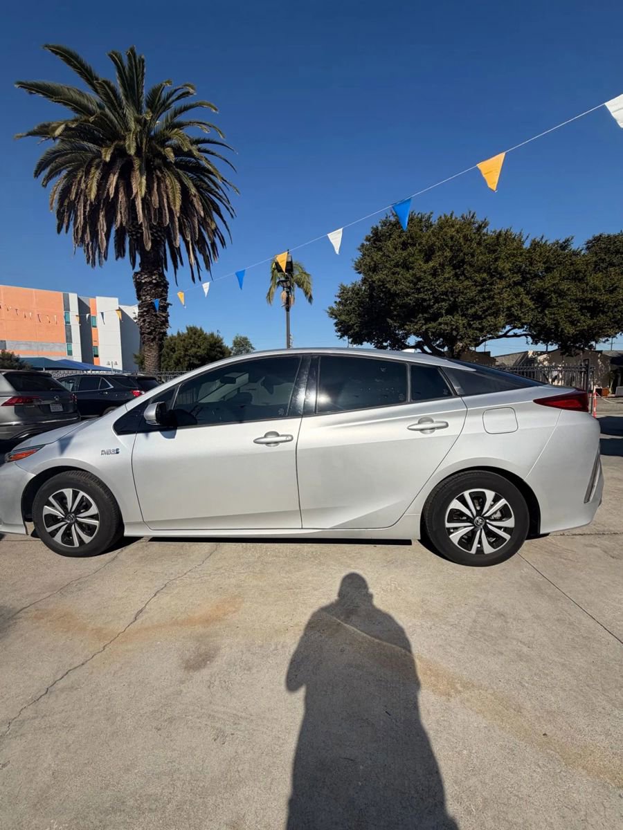 Used 2018 Toyota Prius Prime Plus image 15