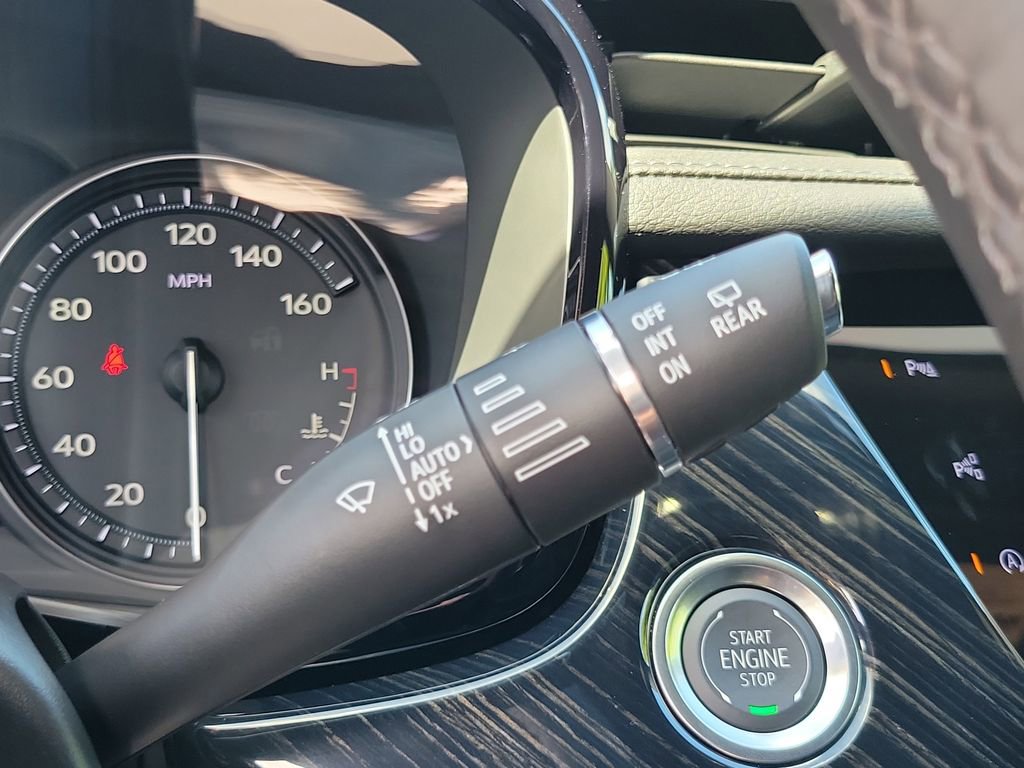 Used 2025 Cadillac XT6 Premium Luxury w/ Technology Package image 31