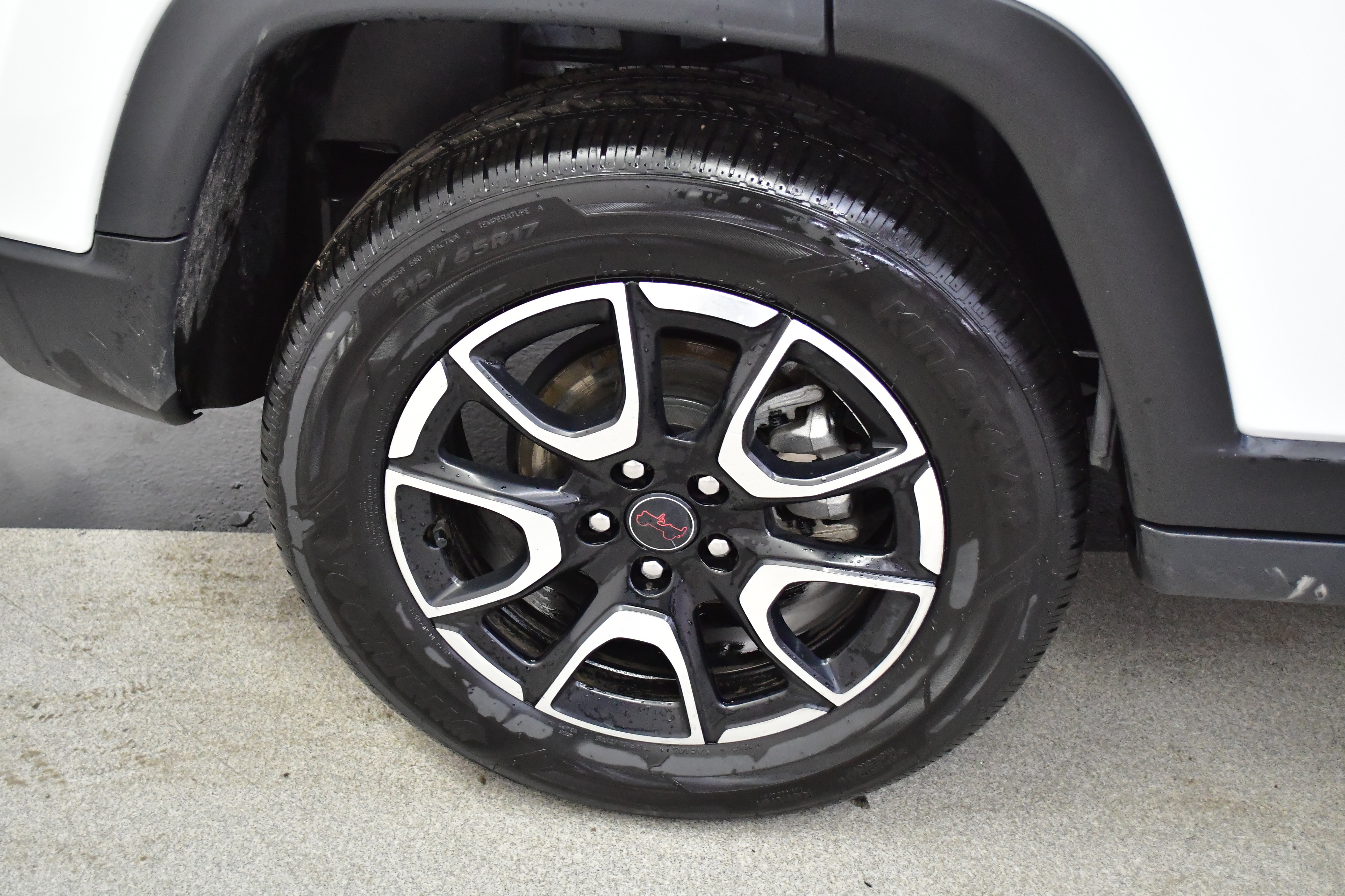 Used 2025 Jeep Compass Trailhawk AWD/4WD image 34