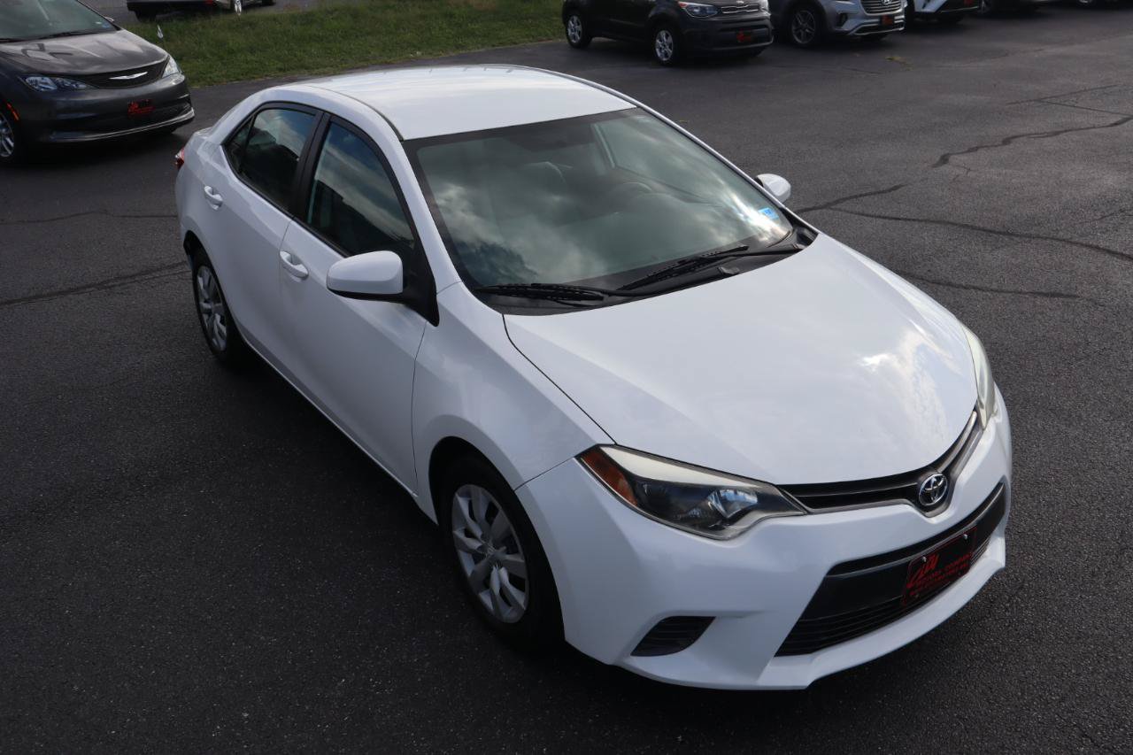 Used 2015 Toyota Corolla LE FWD image 12