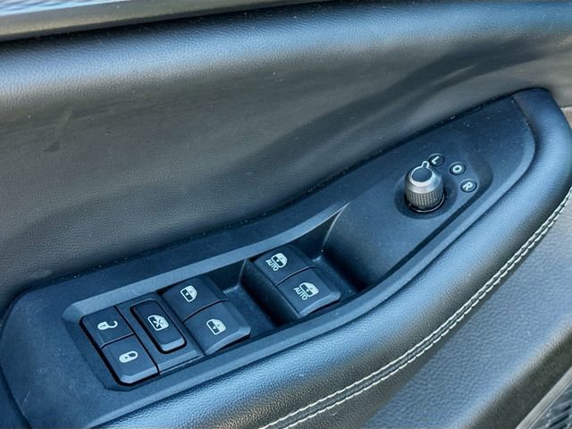 Used 2023 Jeep Grand Cherokee L Laredo RWD image 24