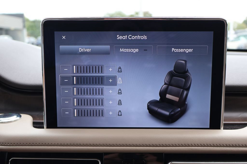 Used 2023 Lincoln Aviator Reserve w/ Equipment Group 201A AWD/4WD image 13