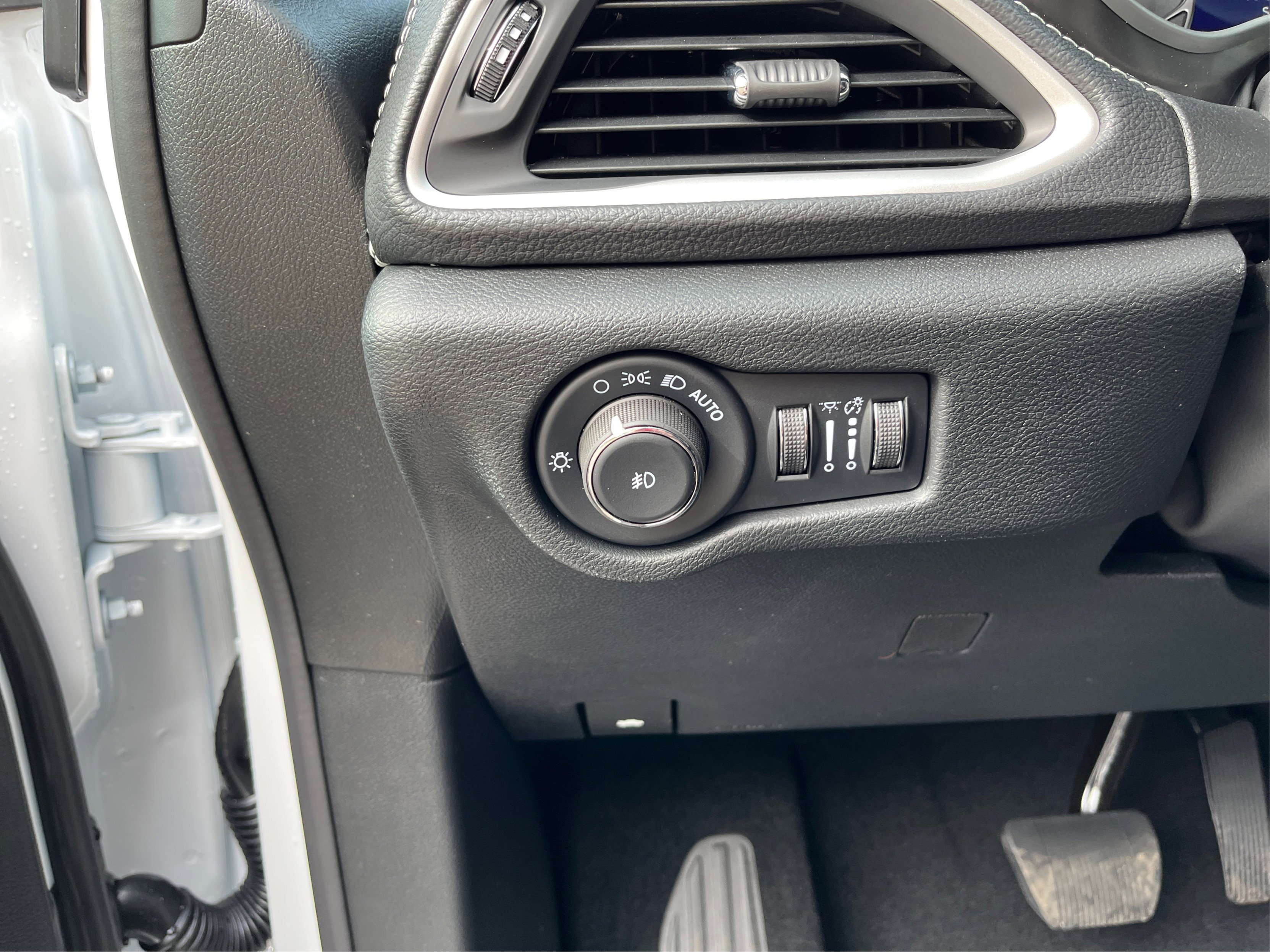 New 2026 Chrysler Pacifica Select image 21