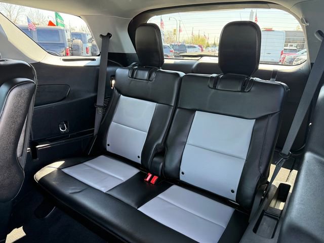 Used 2023 Ford Explorer XLT w/ Equipment Group 202A image 10