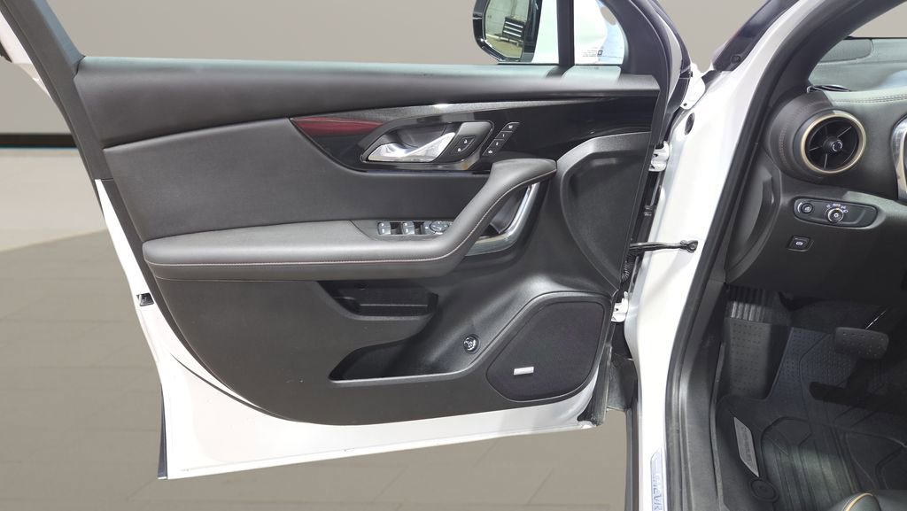 Used 2024 Chevrolet Blazer Premier w/ Driver Confidence II Package image 7