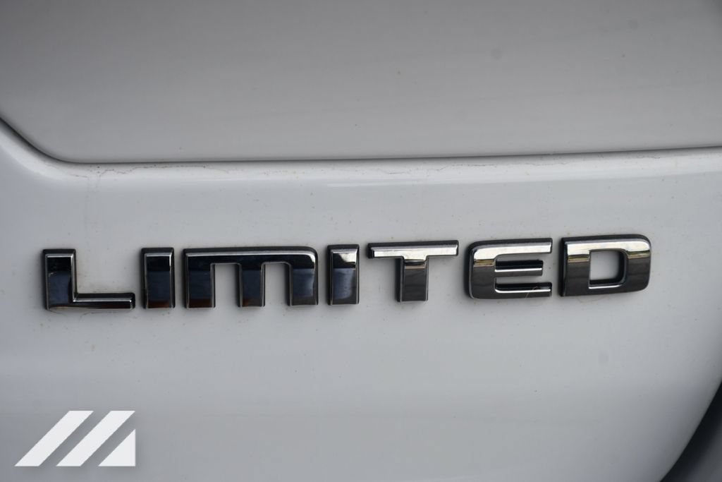 Used 2023 Jeep Grand Cherokee Limited AWD/4WD image 34