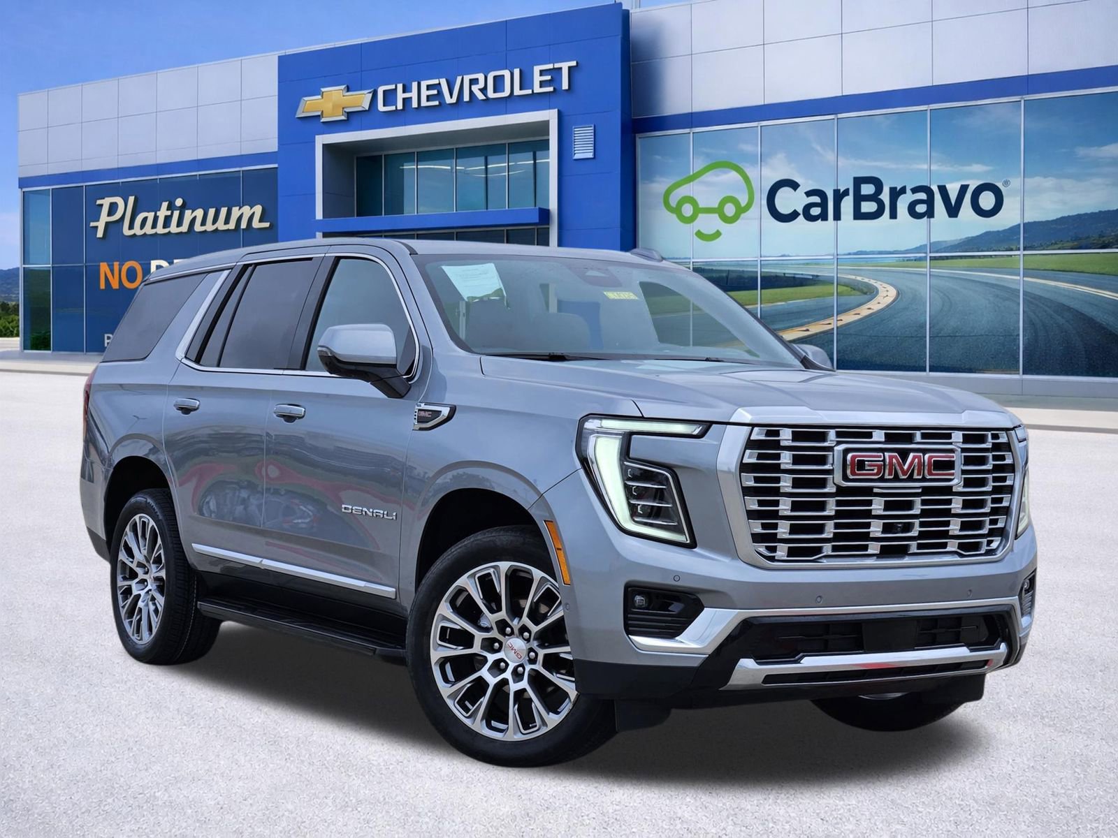Used 2025 GMC Yukon Denali AWD/4WD image 1