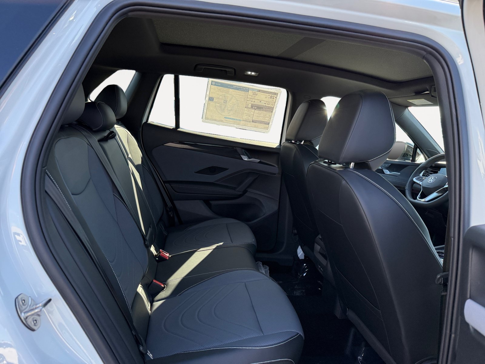 New 2026 Volkswagen Tiguan SE R-Line FWD image 18