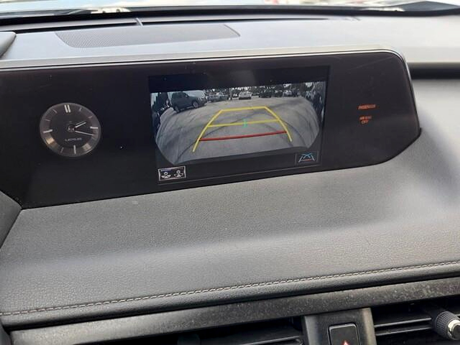 Used 2019 Lexus UX 200 FWD image 19