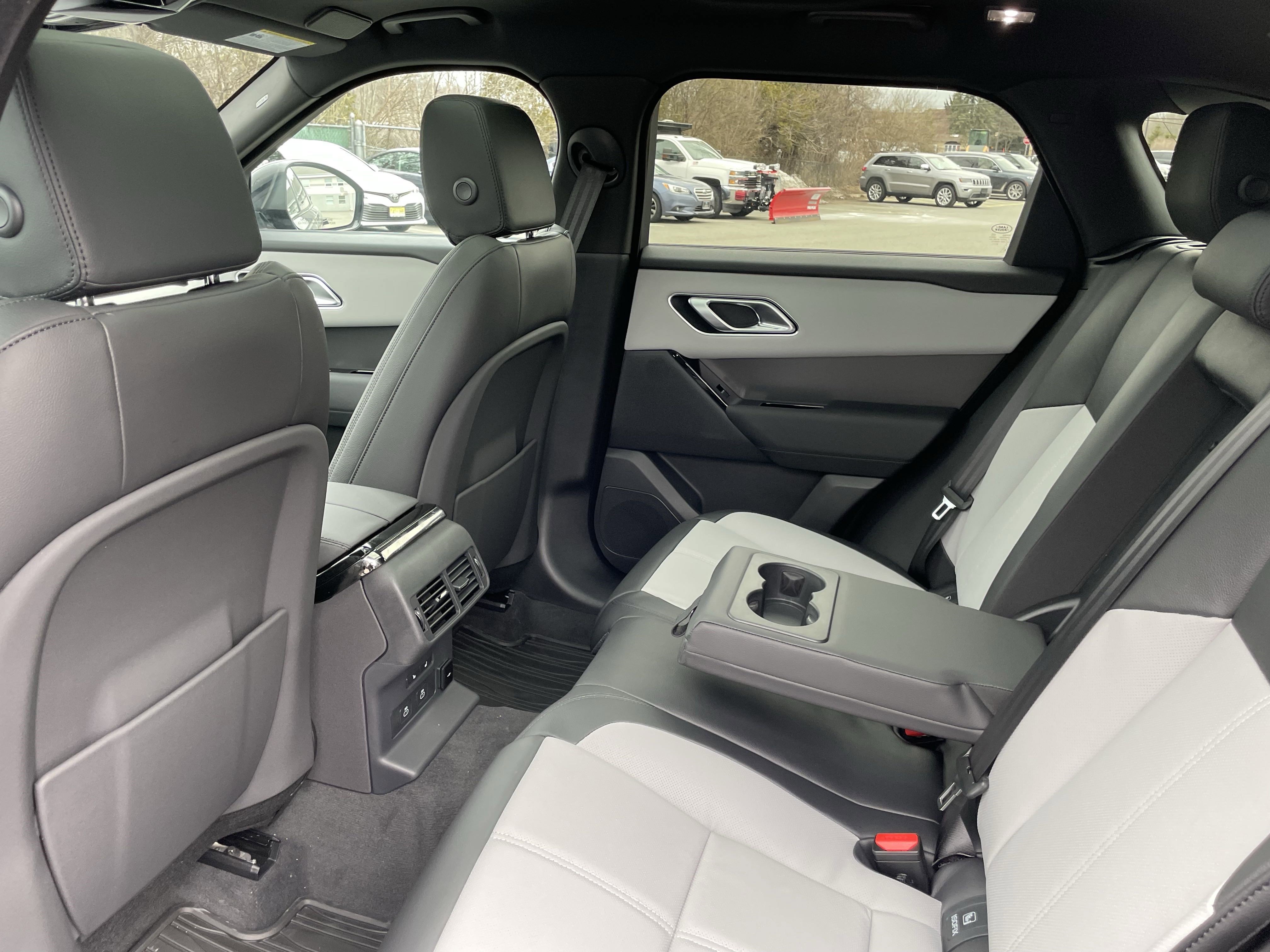 New 2026 Land Rover Range Rover Velar Dynamic SE image 30