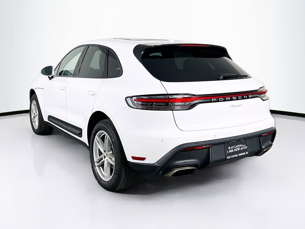 Certified 2025 Porsche Macan image 3