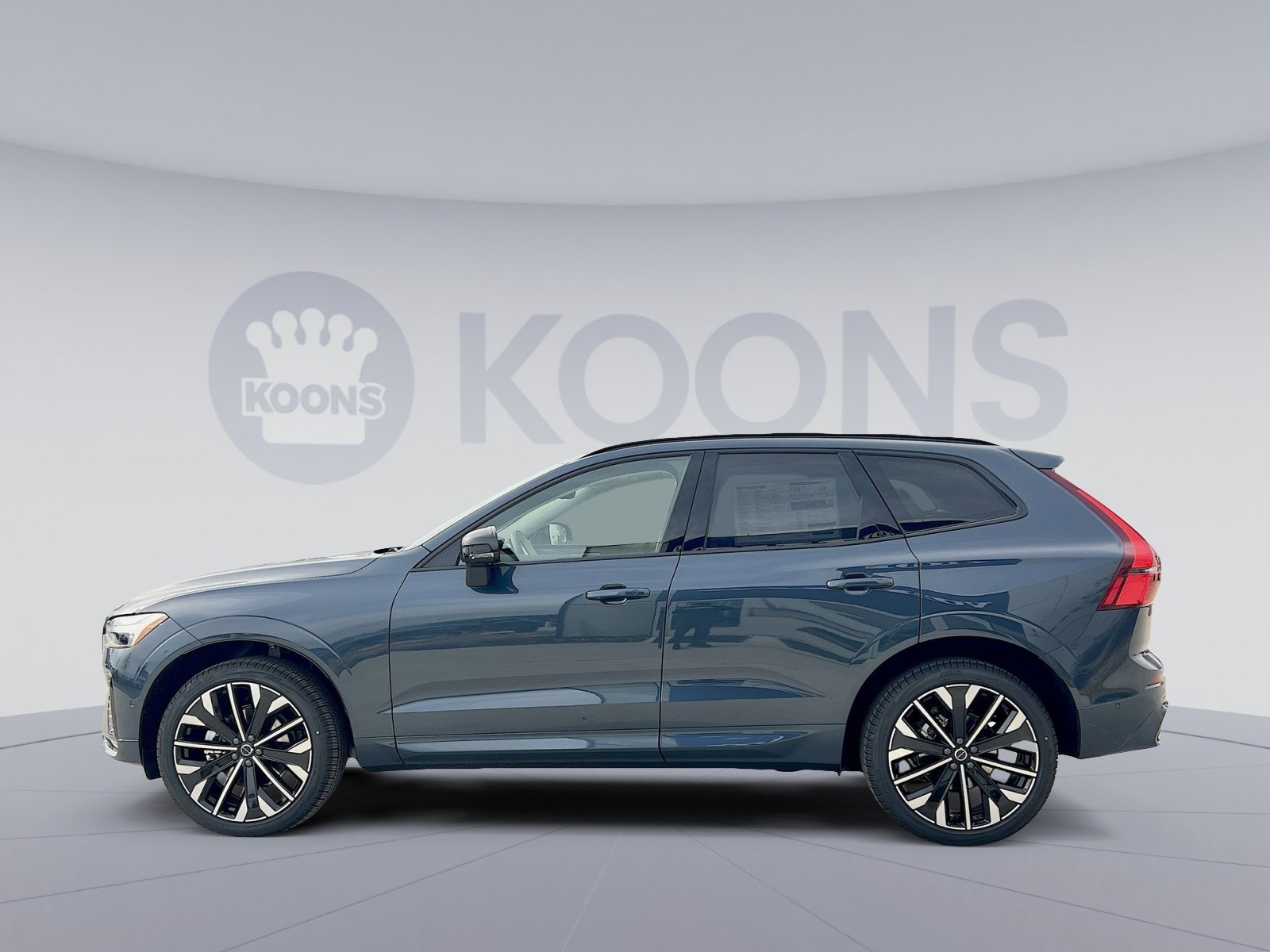 New 2026 Volvo XC60 B5 Ultra w/ Climate Package image 2