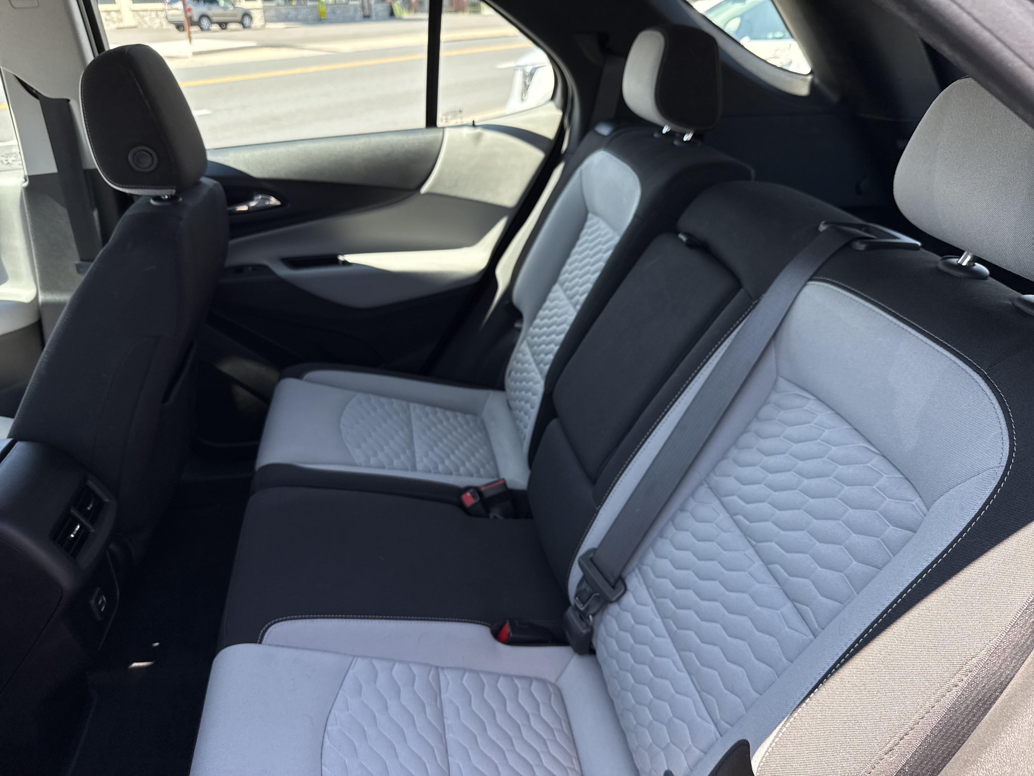 Used 2021 Chevrolet Equinox LS AWD/4WD image 13