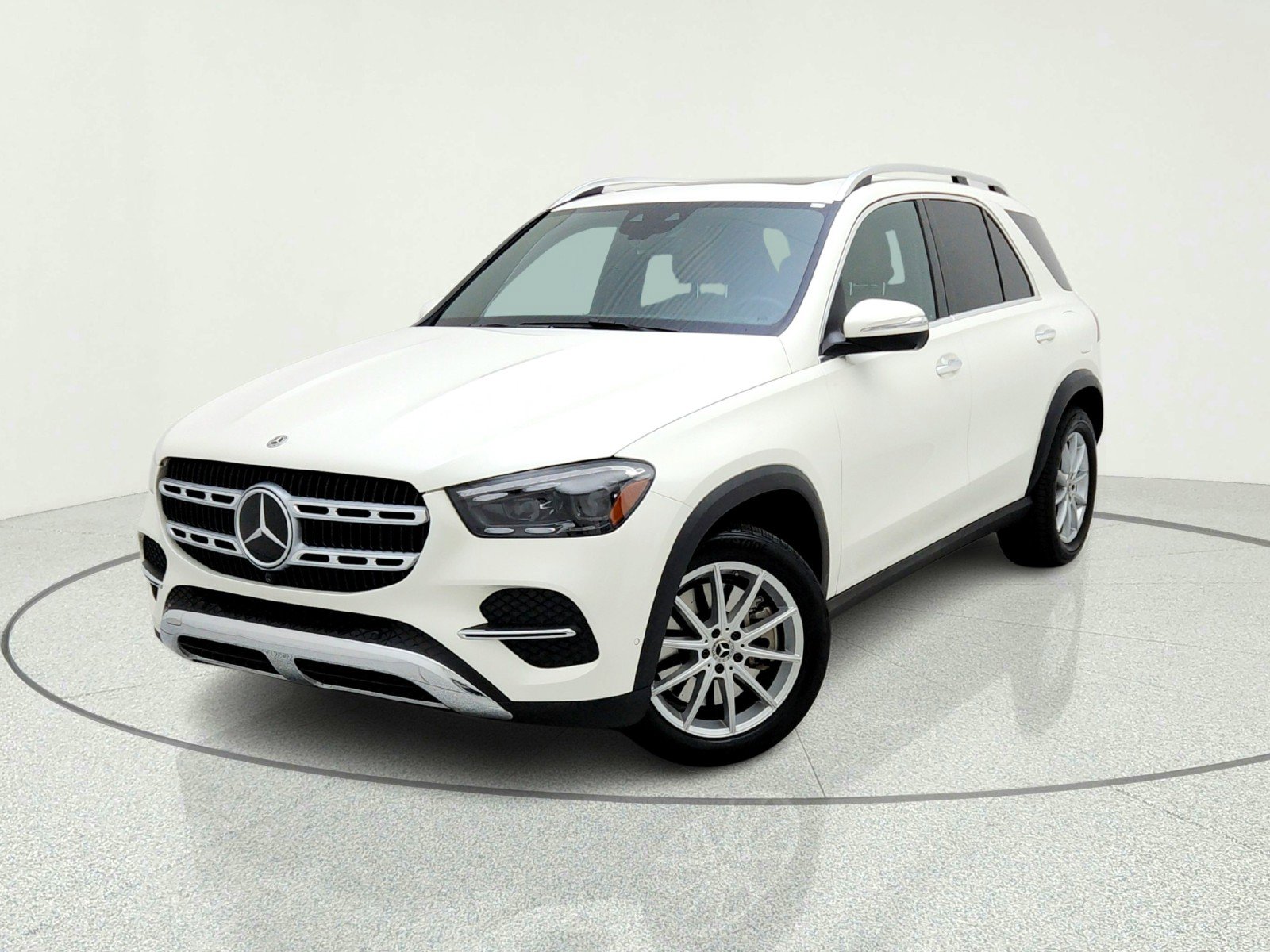 Used 2024 Mercedes-Benz GLE 450e 4MATIC image 2