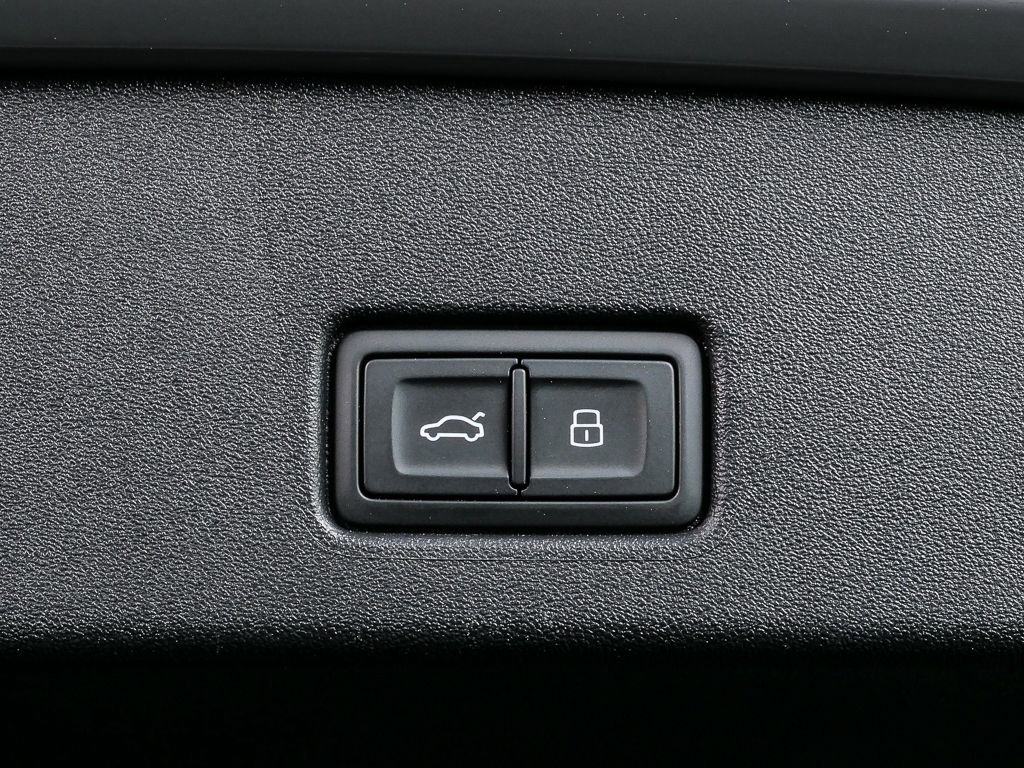 Certified 2025 Audi Q4 e-tron Premium w/ Convenience Package image 31