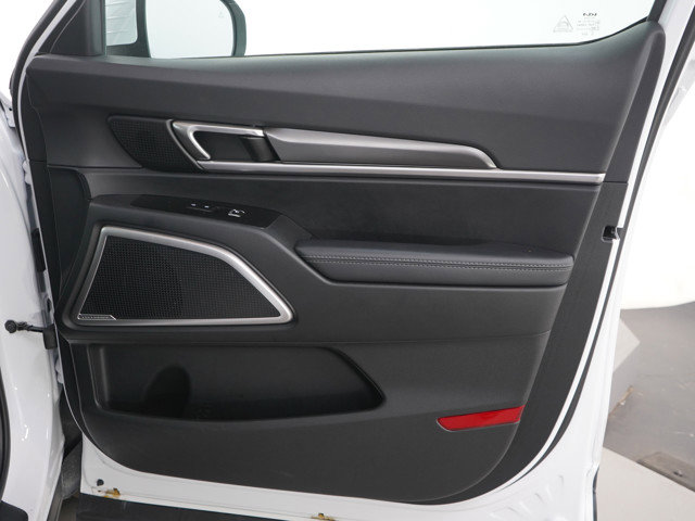Used 2025 Kia Telluride S image 12