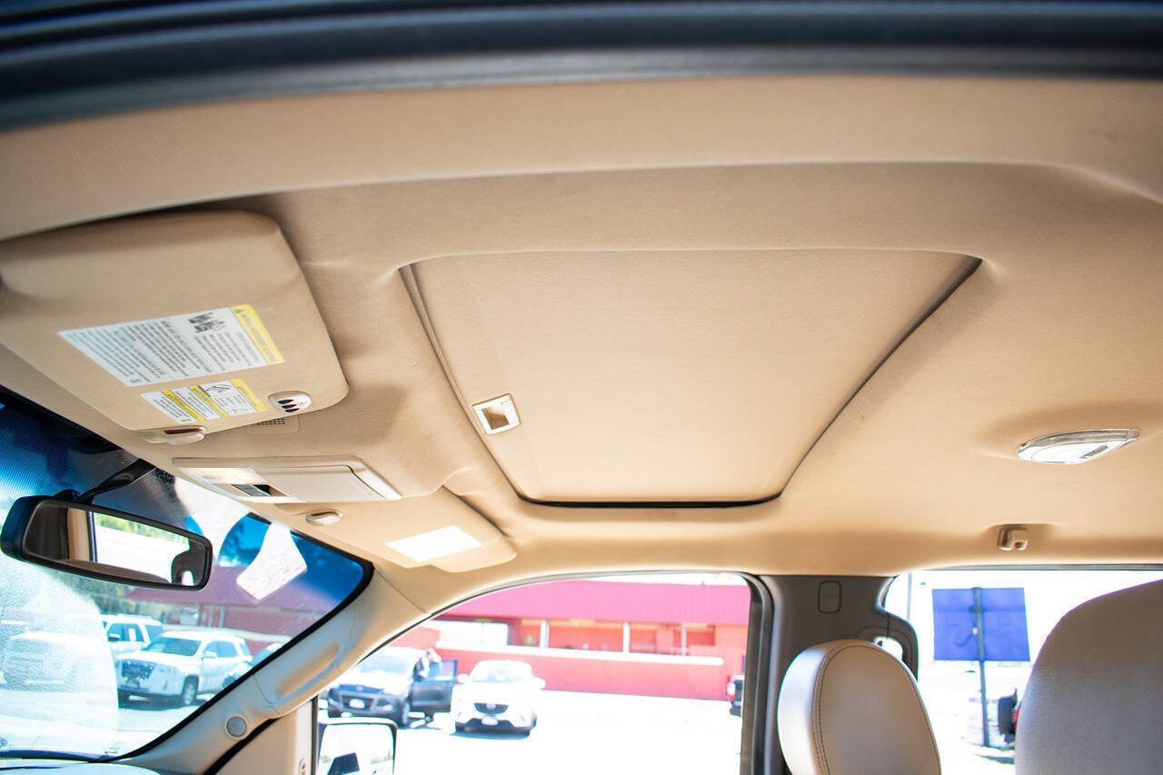 Used 2014 Ford F150 Lariat w/ Equipment Group 502A Luxury image 16