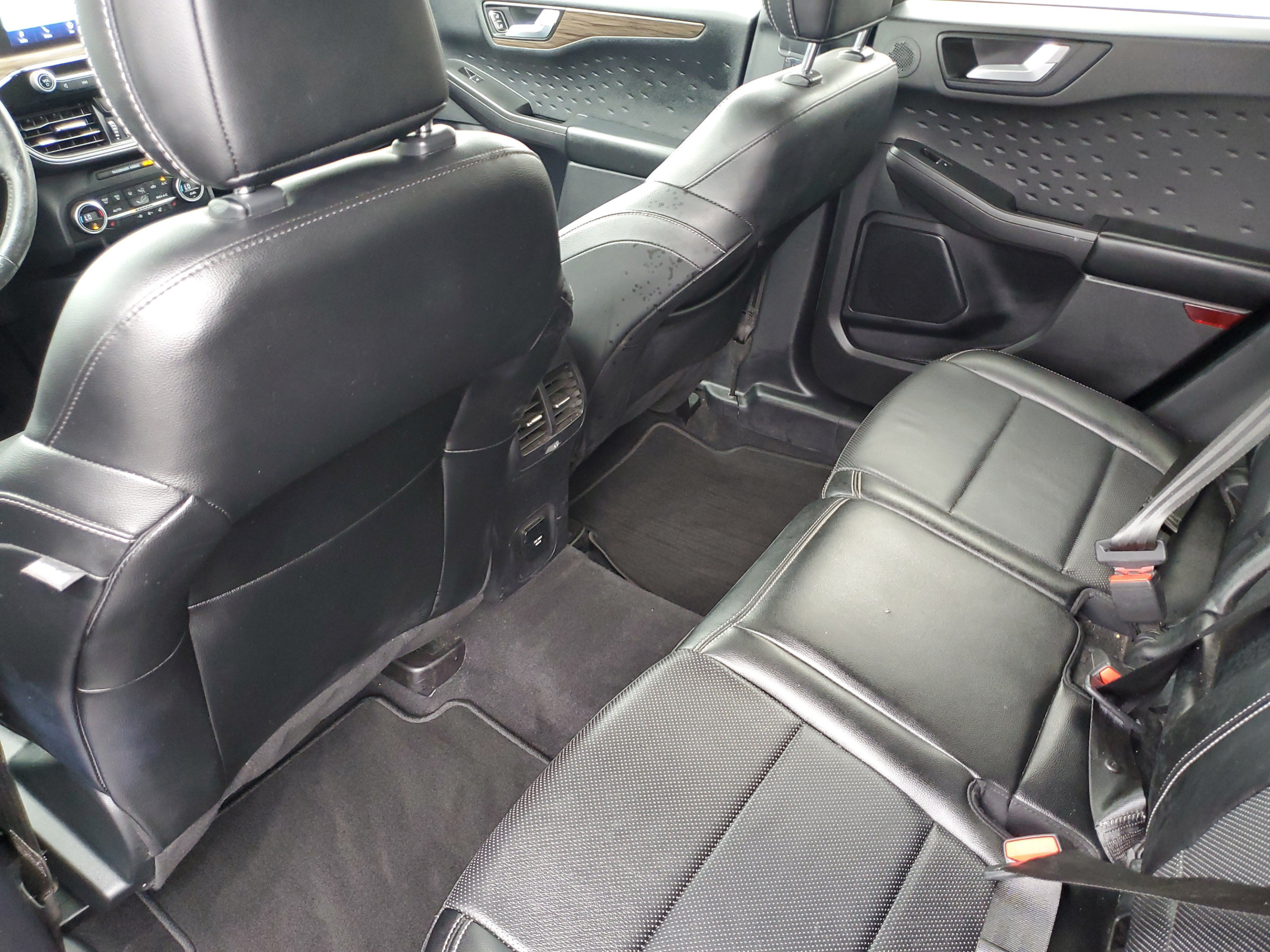 Certified 2020 Ford Escape Titanium AWD/4WD image 10