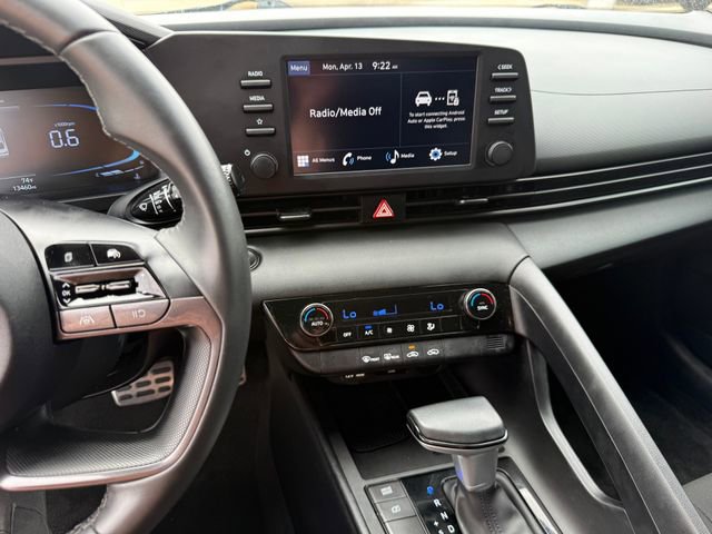 Used 2025 Hyundai Elantra Sport image 21