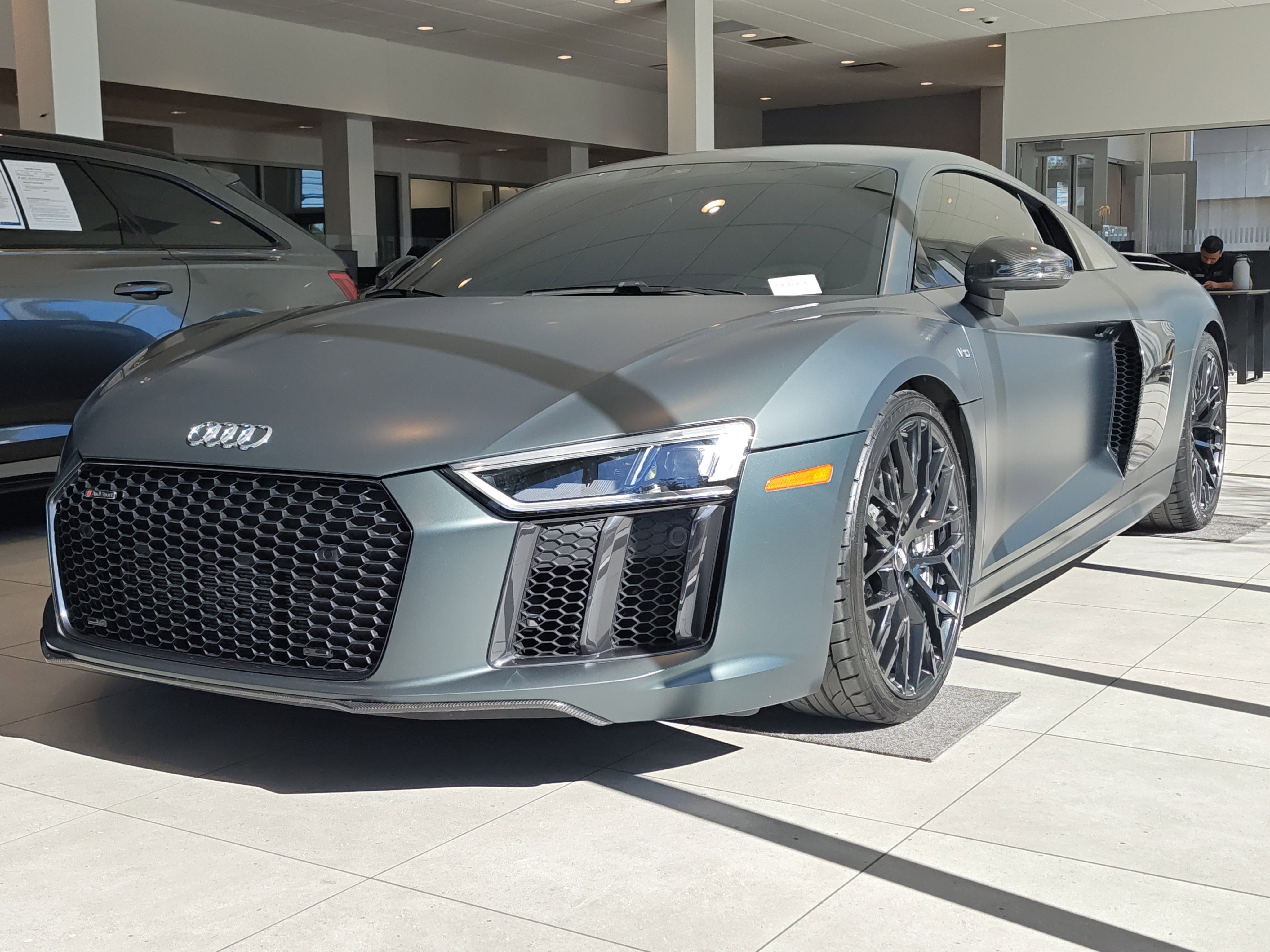 Used 2018 Audi R8 V10 plus image 2