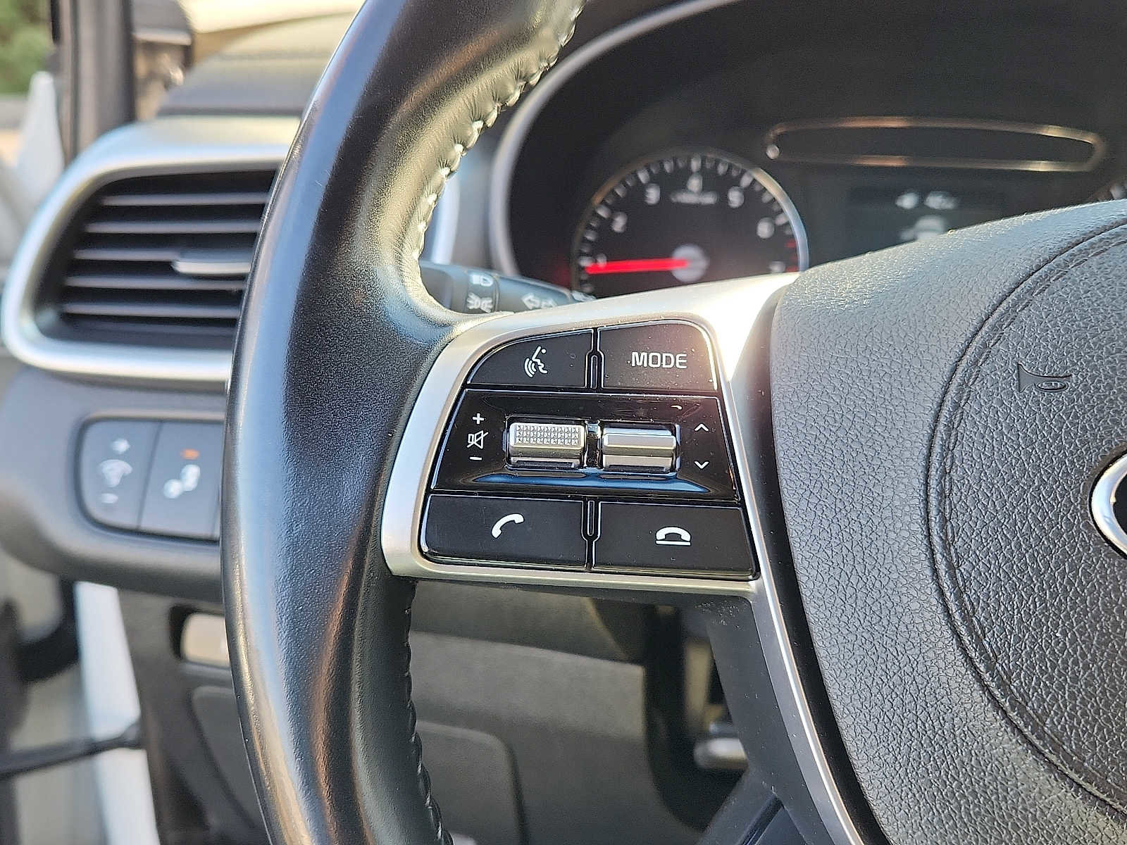 Used 2019 Kia Sorento LX w/ LX Convenience Package image 20