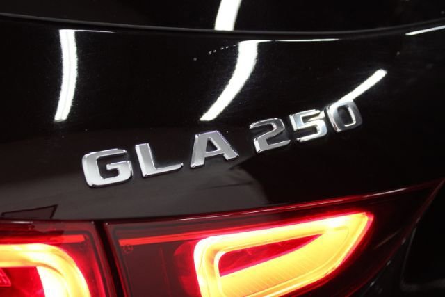 Used 2021 Mercedes-Benz GLA 250 w/ Premium Package image 8