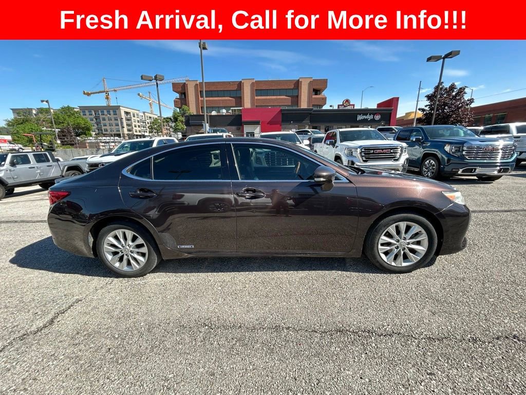 Used 2013 Lexus ES 300h w/ Luxury Pkg FWD image 3