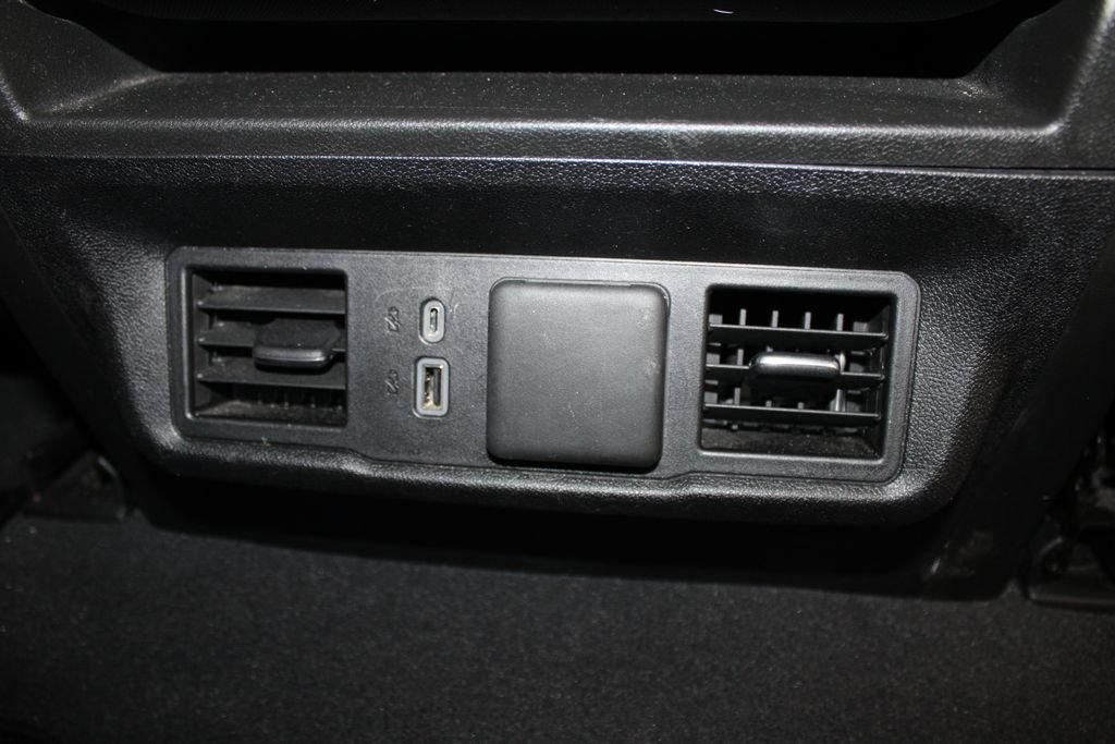 Used 2025 Chevrolet Silverado 1500 LT AWD/4WD image 32