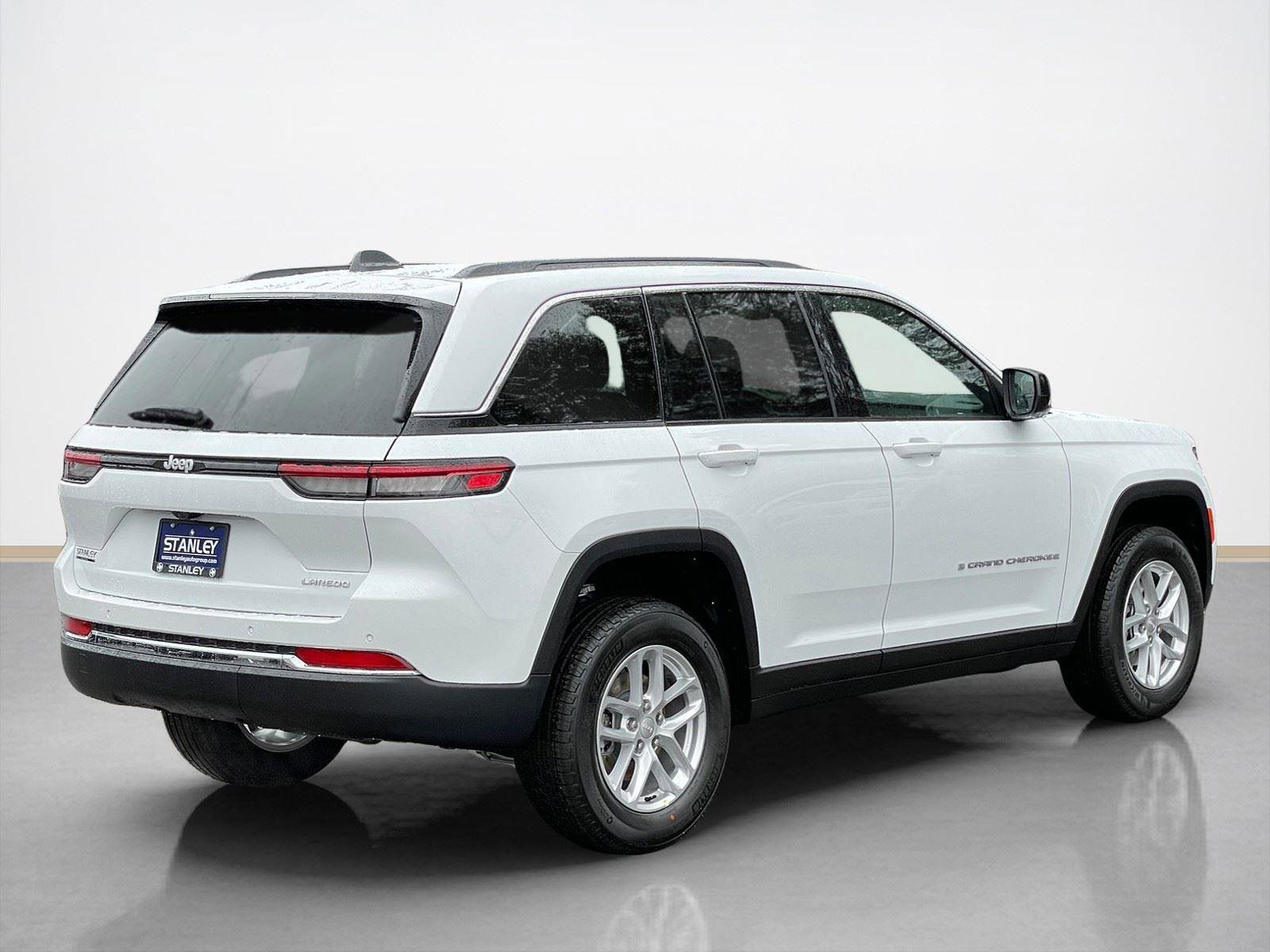 New 2025 Jeep Grand Cherokee Laredo X RWD image 8
