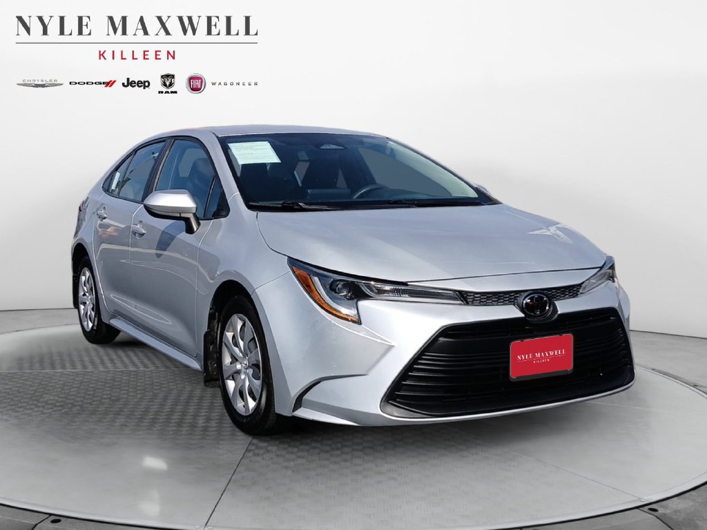 Used 2023 Toyota Corolla LE FWD image 2