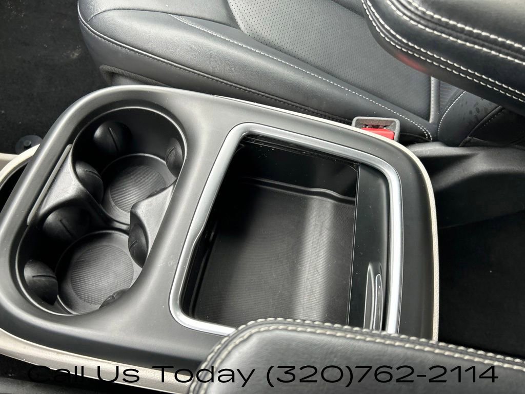 Used 2024 Chrysler Pacifica Touring-L FWD image 27