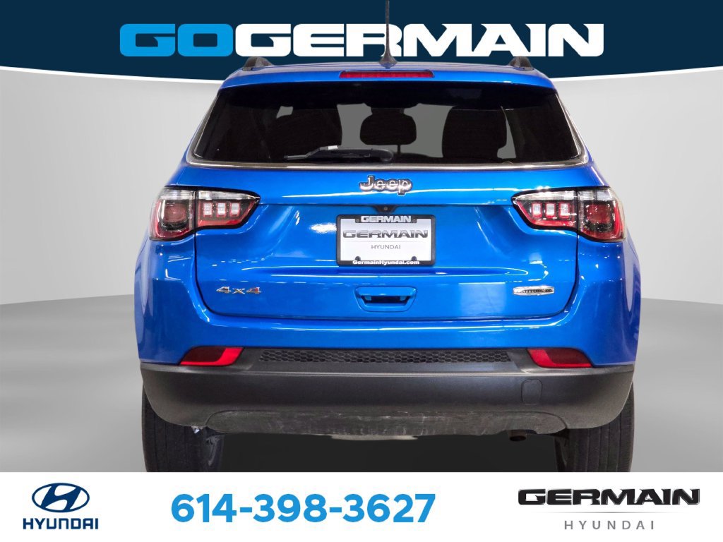 Used 2022 Jeep Compass Latitude w/ Sun and Sound Group AWD/4WD image 9
