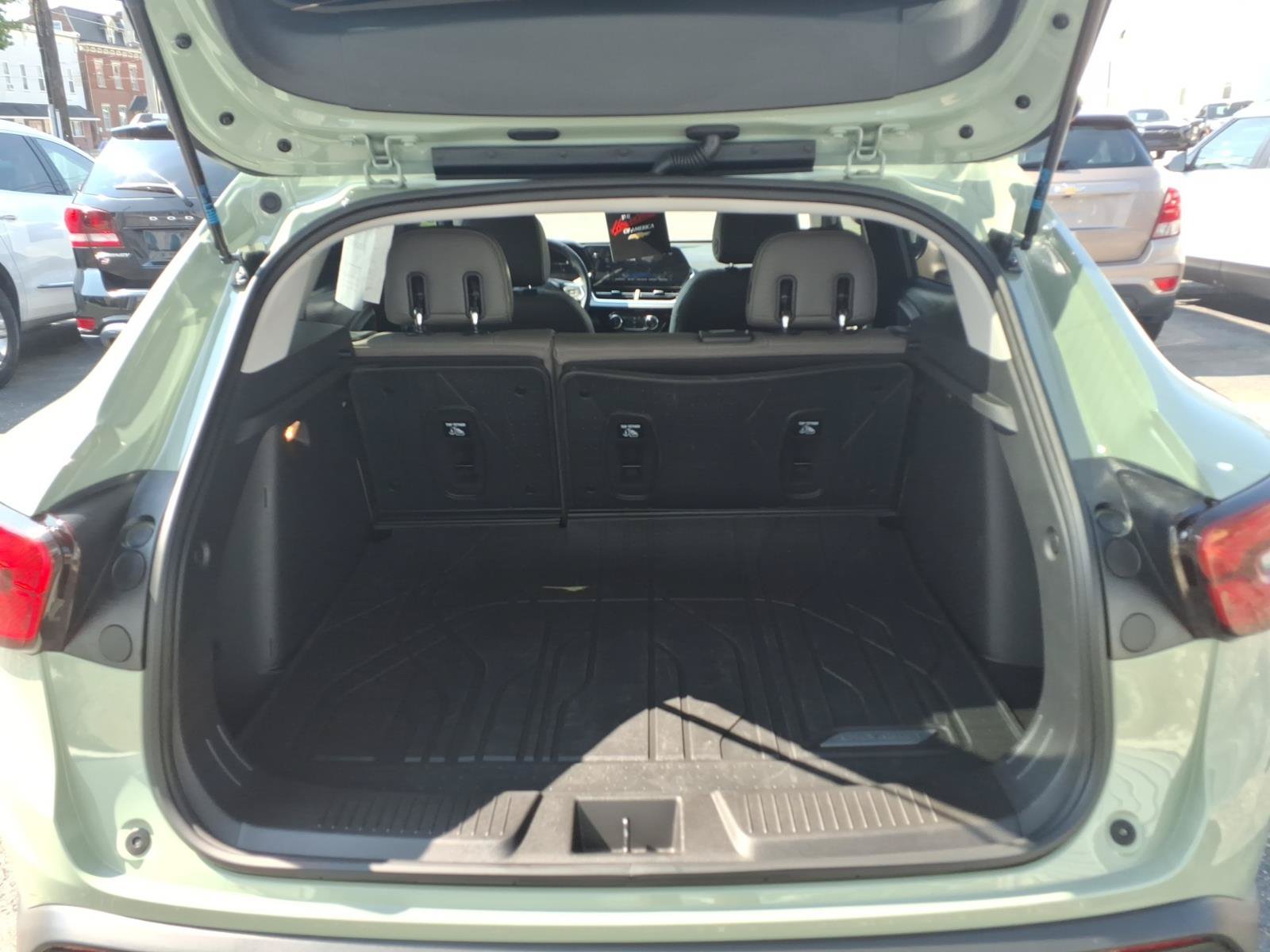 Used 2025 Chevrolet Trax ACTIV FWD image 18