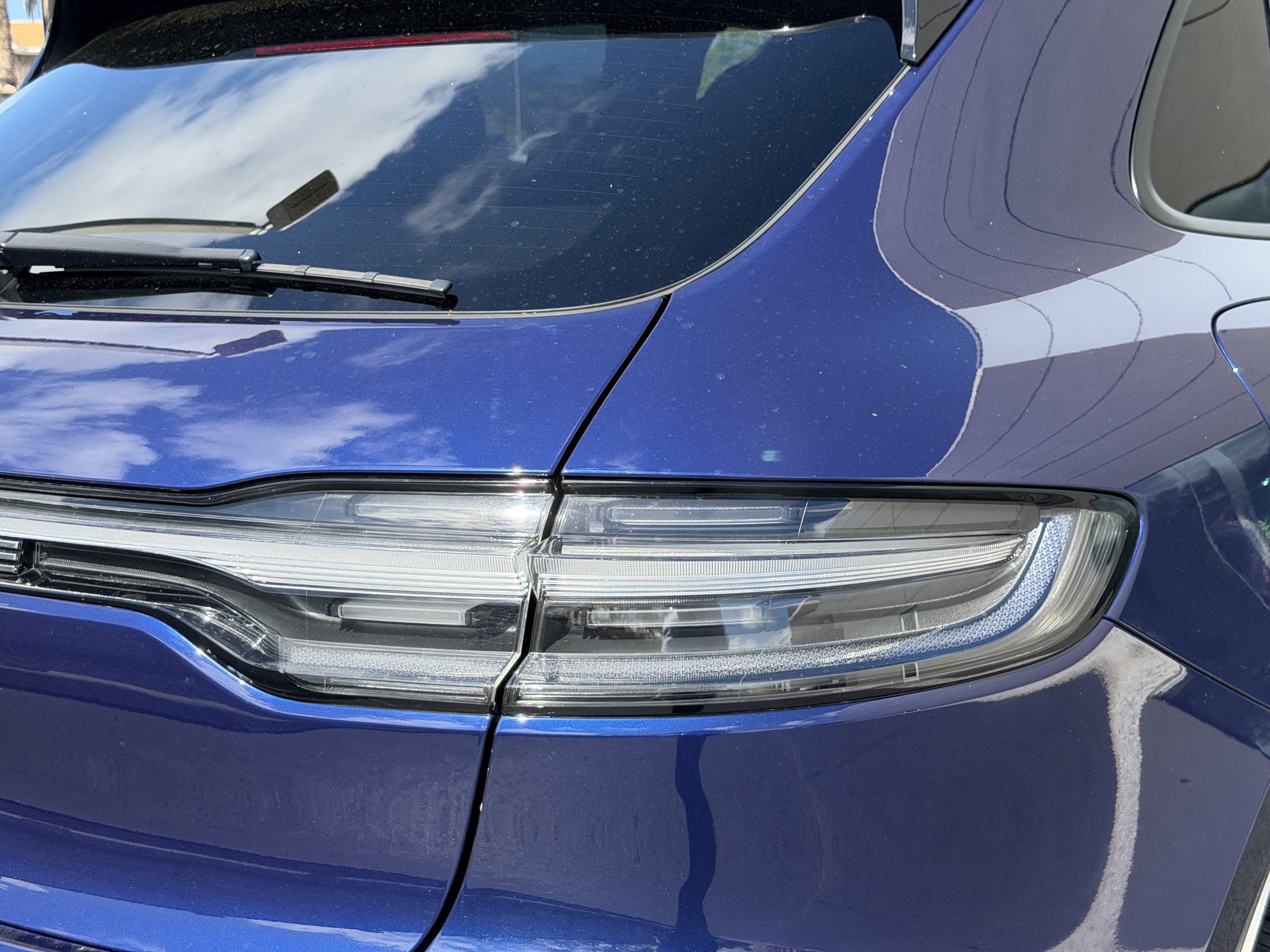 Certified 2025 Porsche Macan image 14