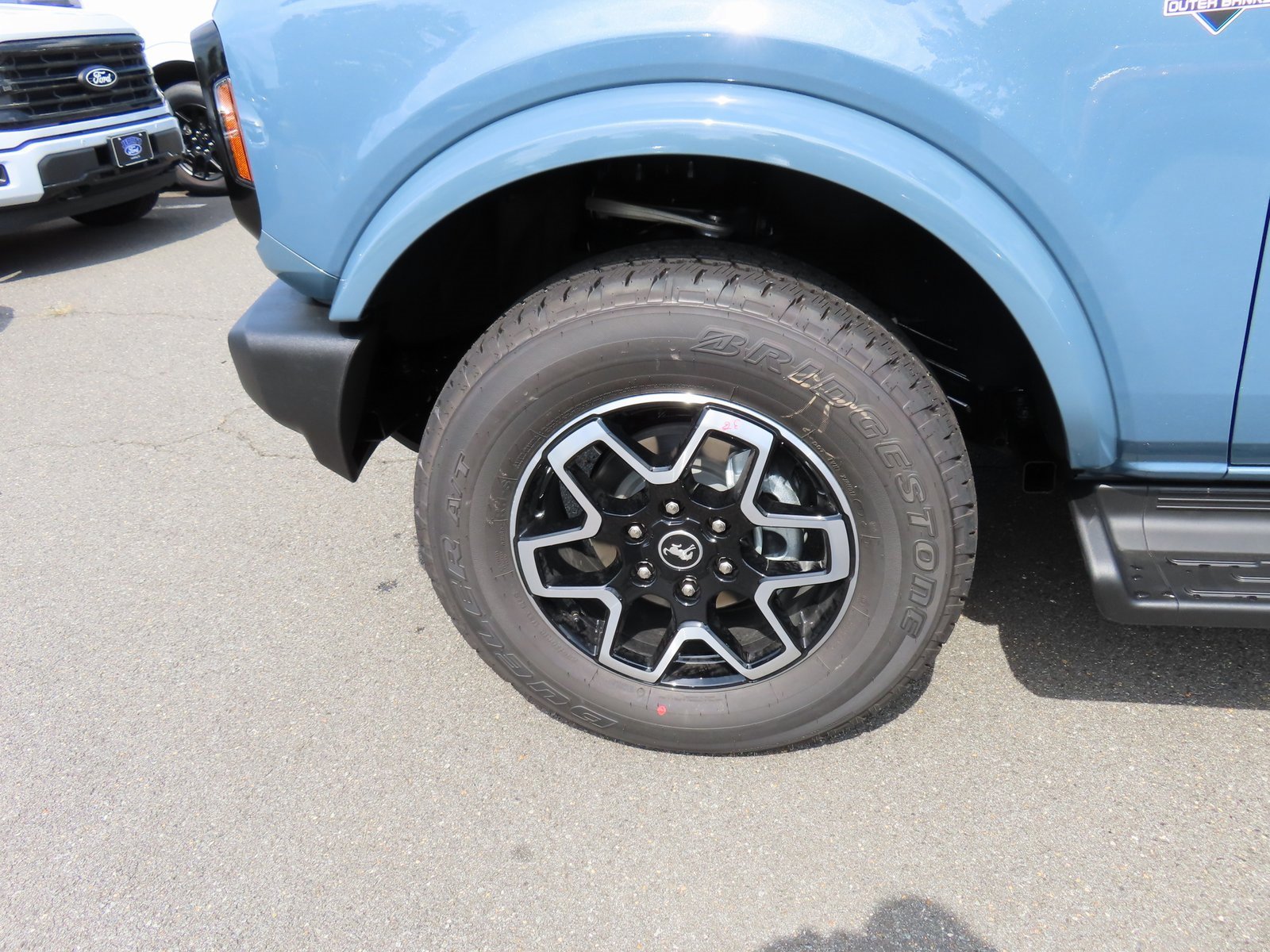 New 2025 Ford Bronco Outer Banks image 8