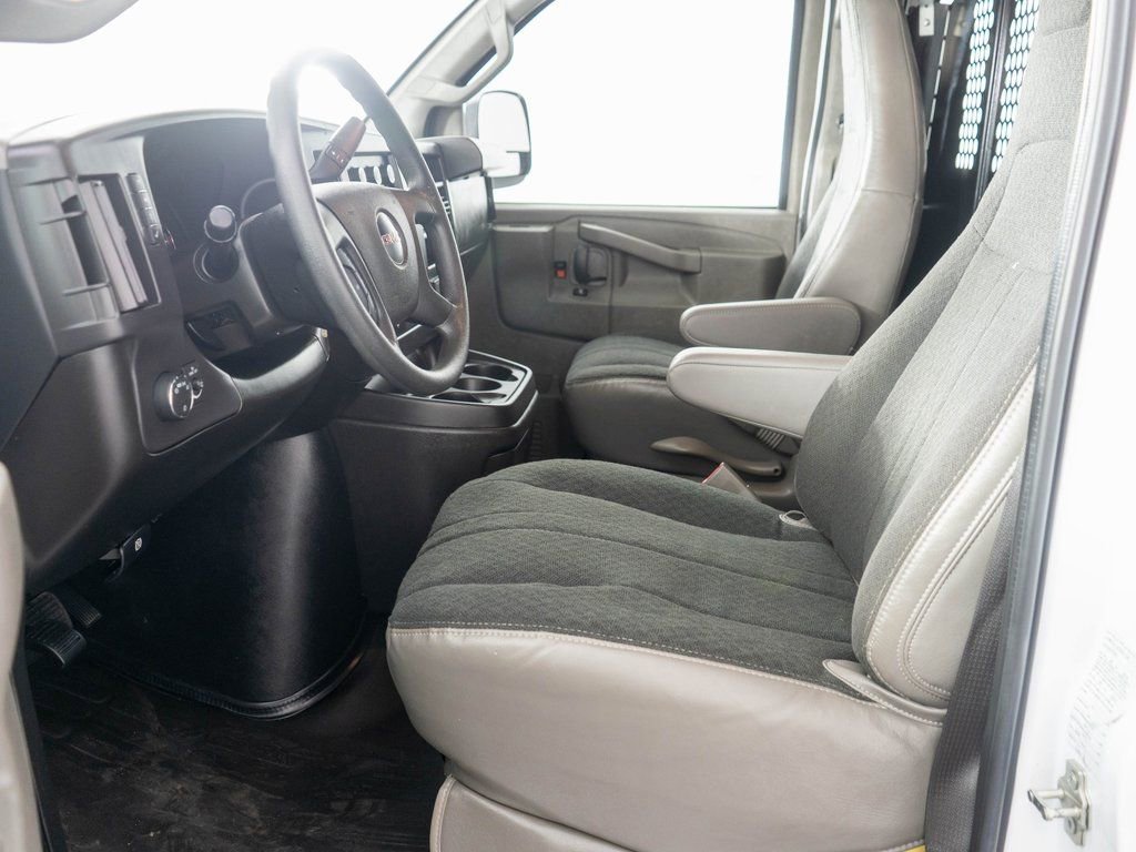 Used 2024 GMC Savana 2500 w/ Driver Convenience Package image 11
