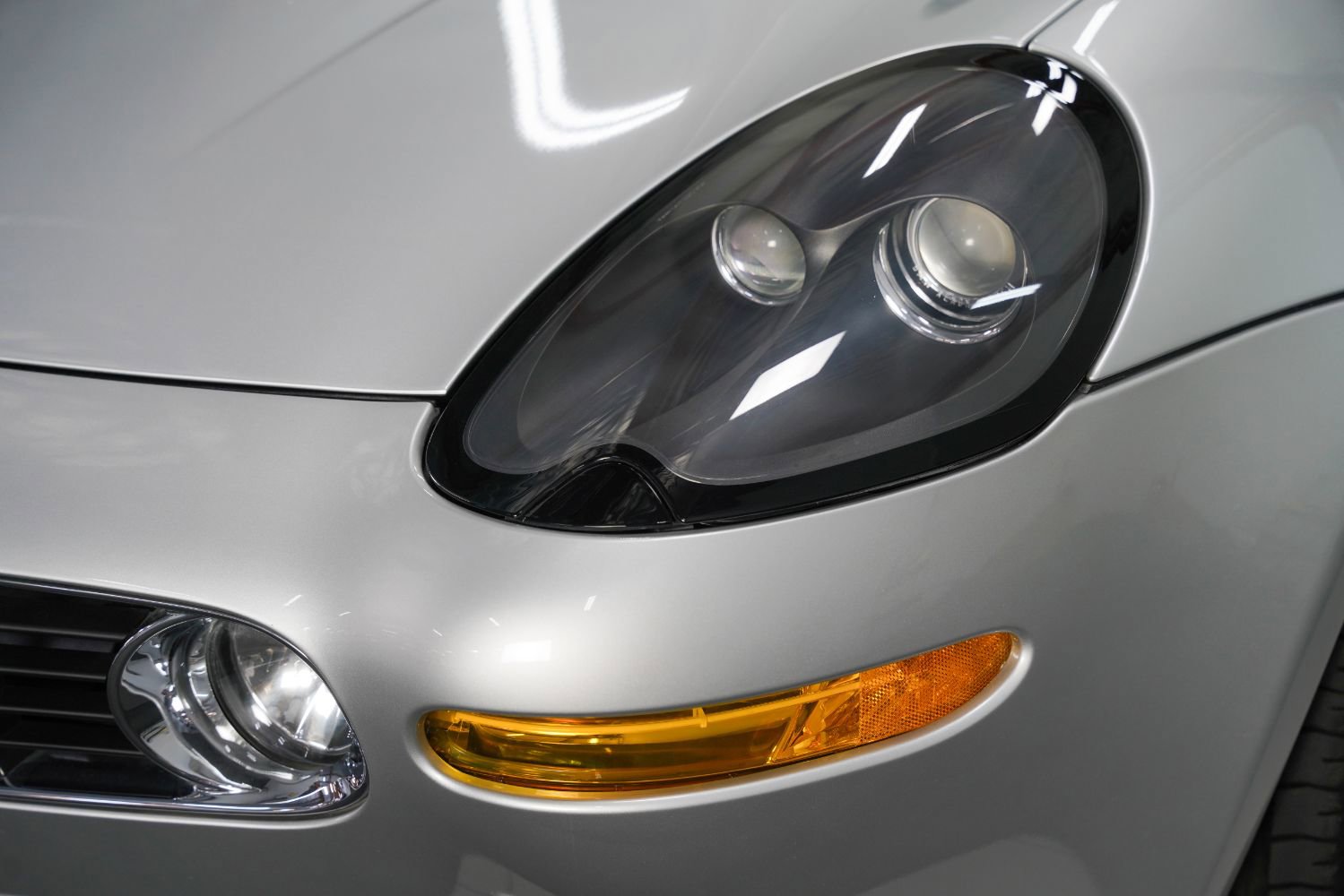 Used 2001 BMW Z8 RWD image 14