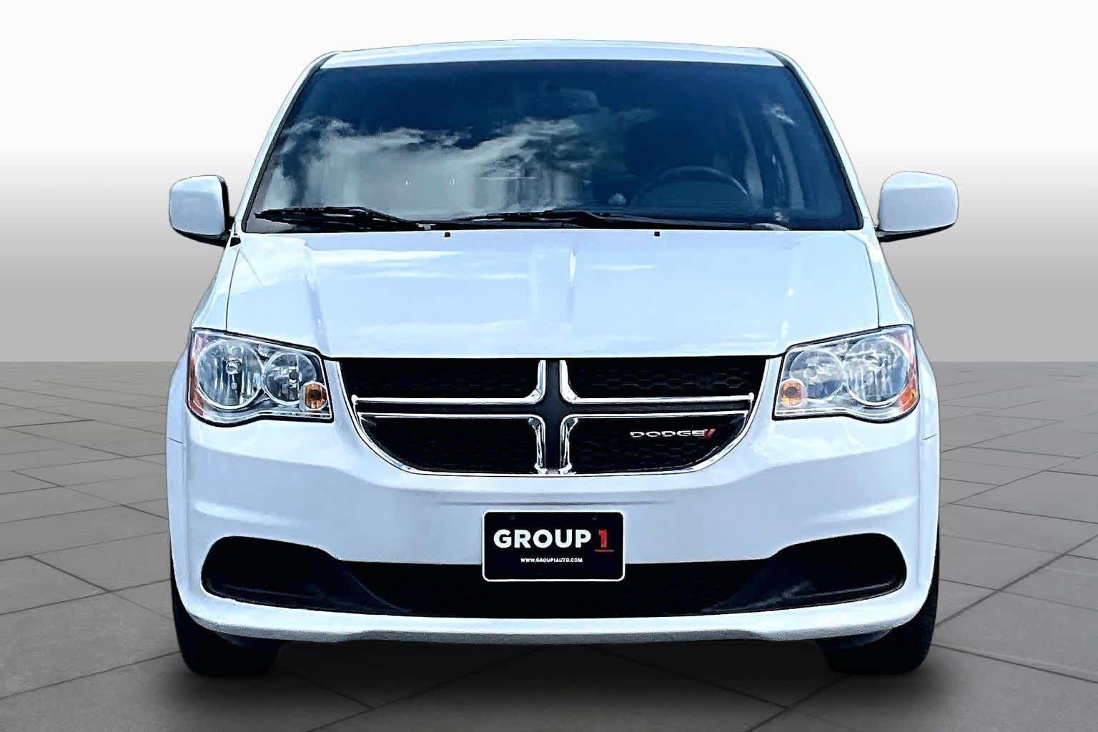 Used 2016 Dodge Grand Caravan SE FWD image 4