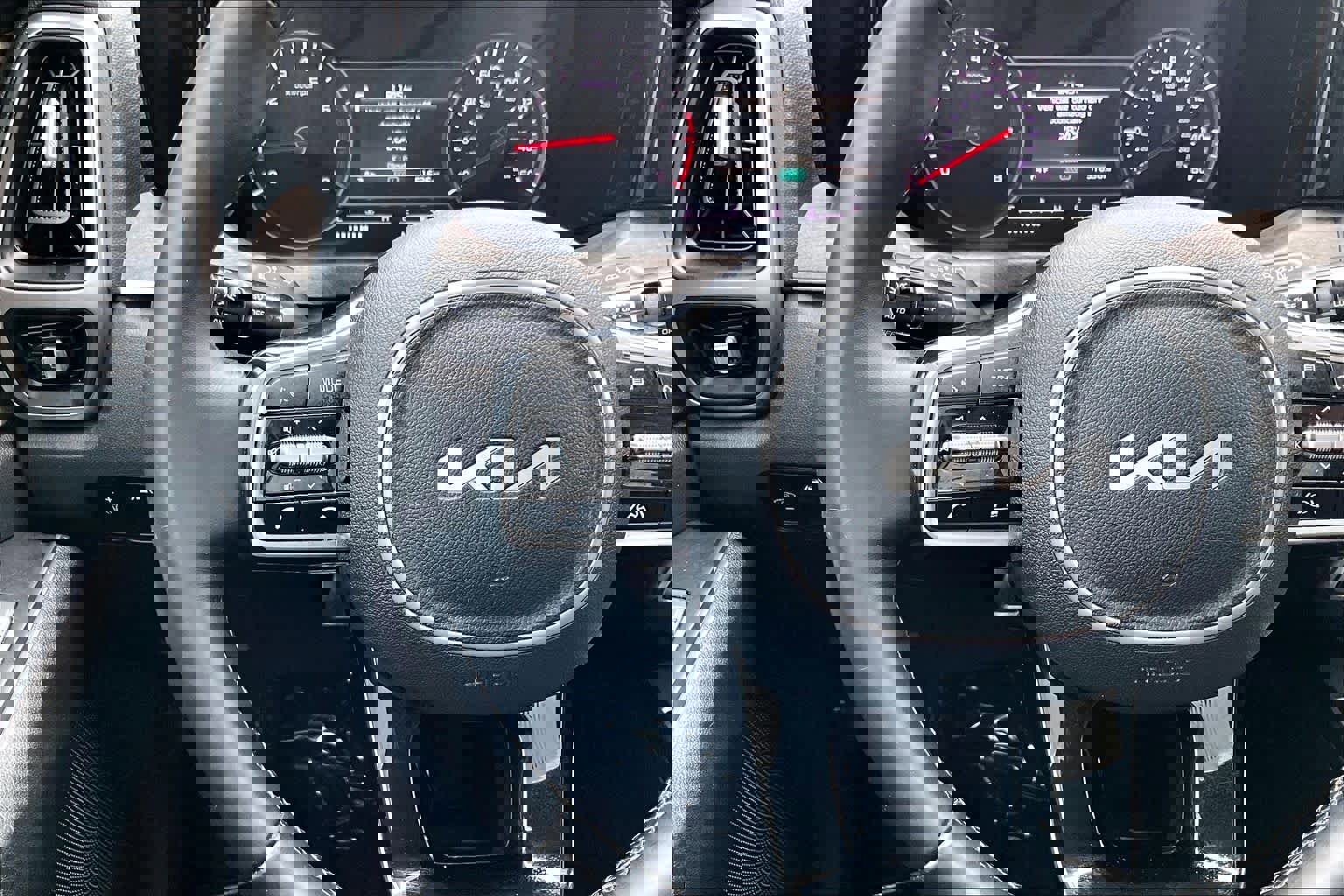 Used 2022 Kia Sorento EX w/ Panoramic Sunroof Package image 24