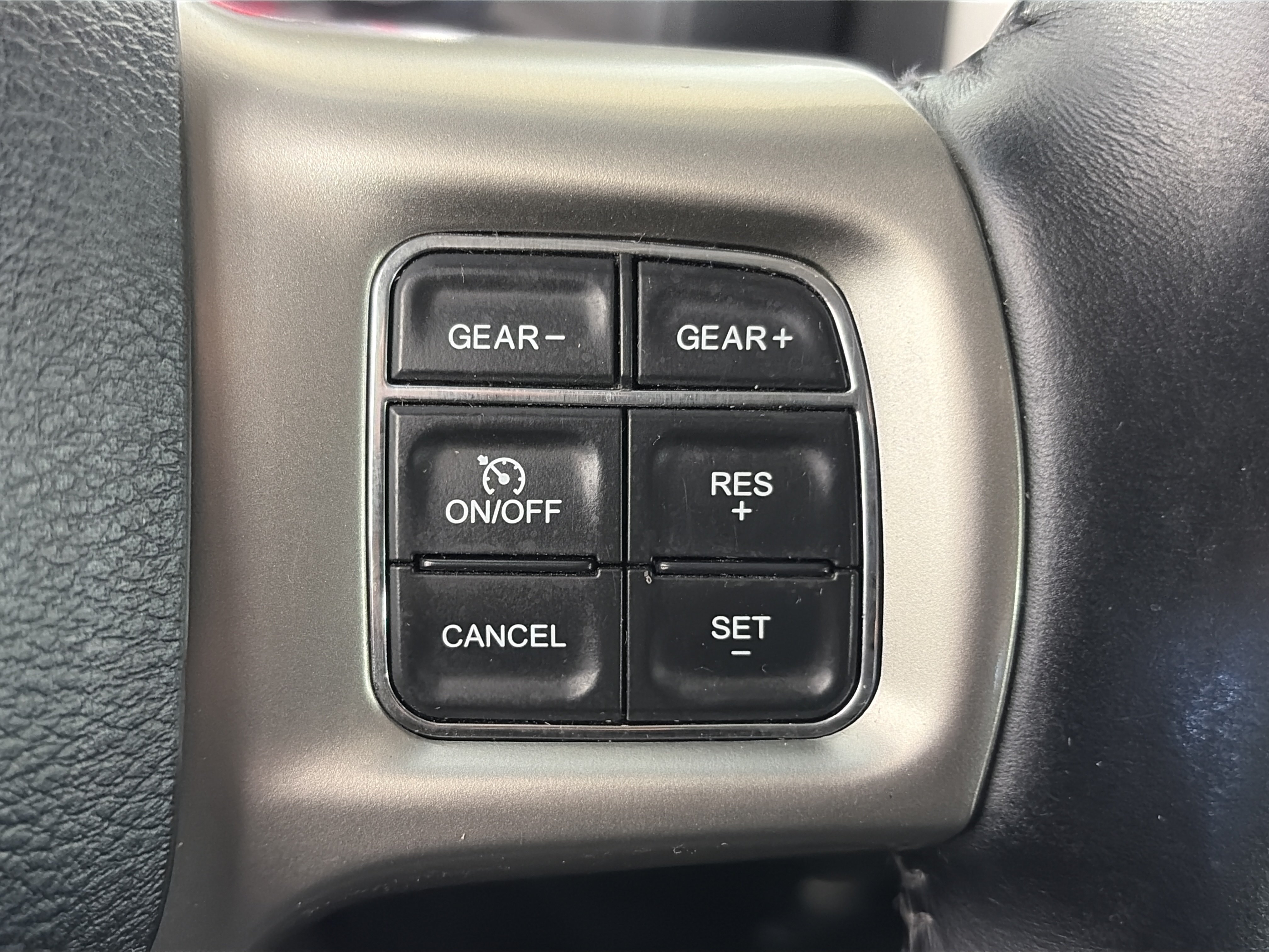 Used 2017 RAM 1500 Laramie AWD/4WD image 39