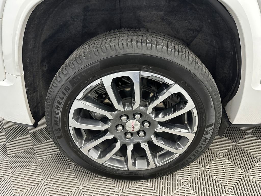 Used 2020 GMC Acadia Denali w/ Technology Package FWD image 20